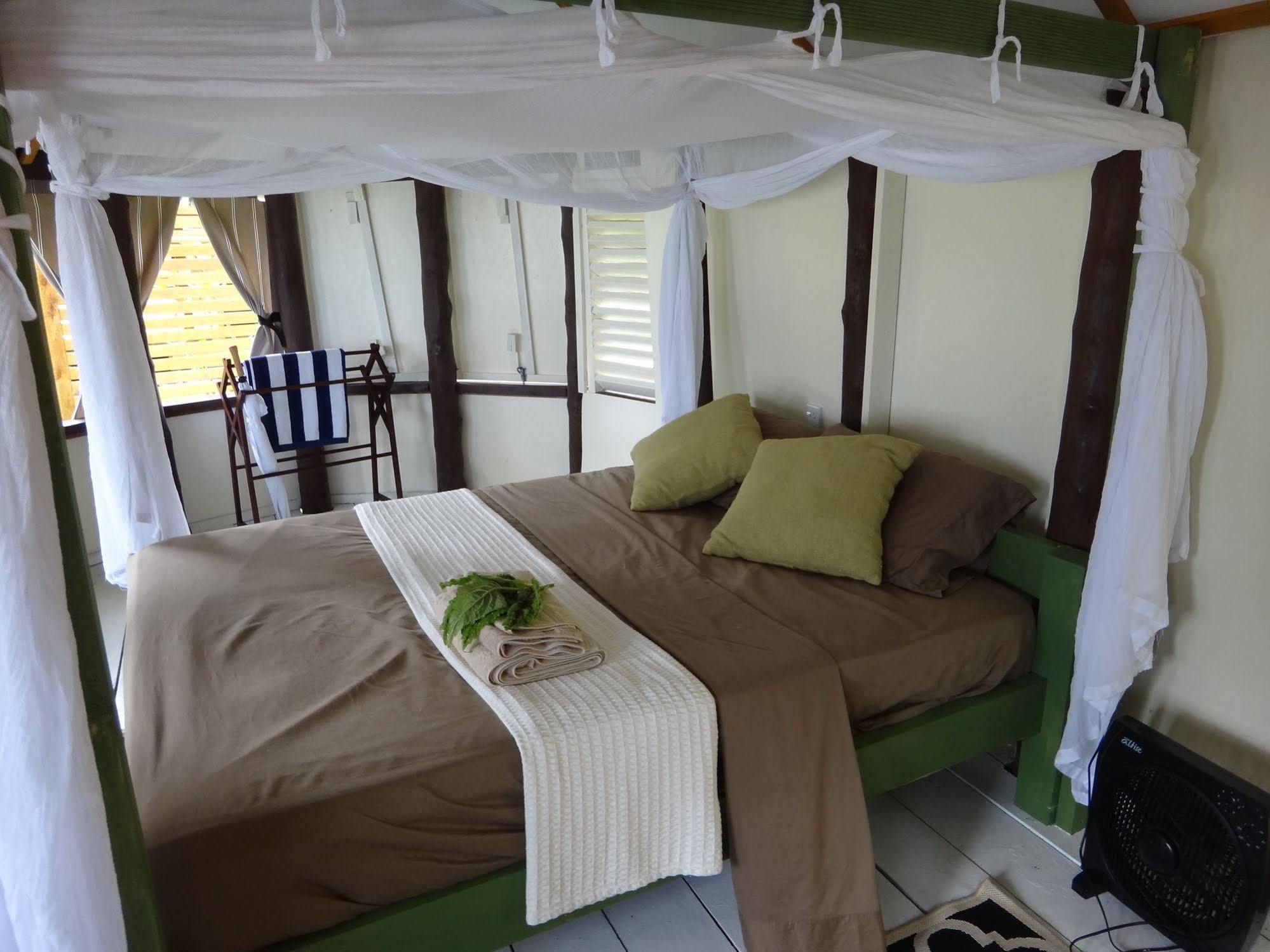 Aganoa Lodge Samoa Salelologa エクステリア 写真